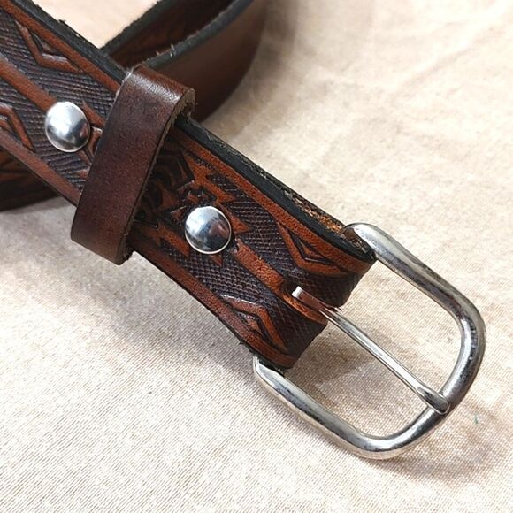 Brown Leather Tooled Men's Belt with Silver Buckle Size 40 - Picture 2 of 11